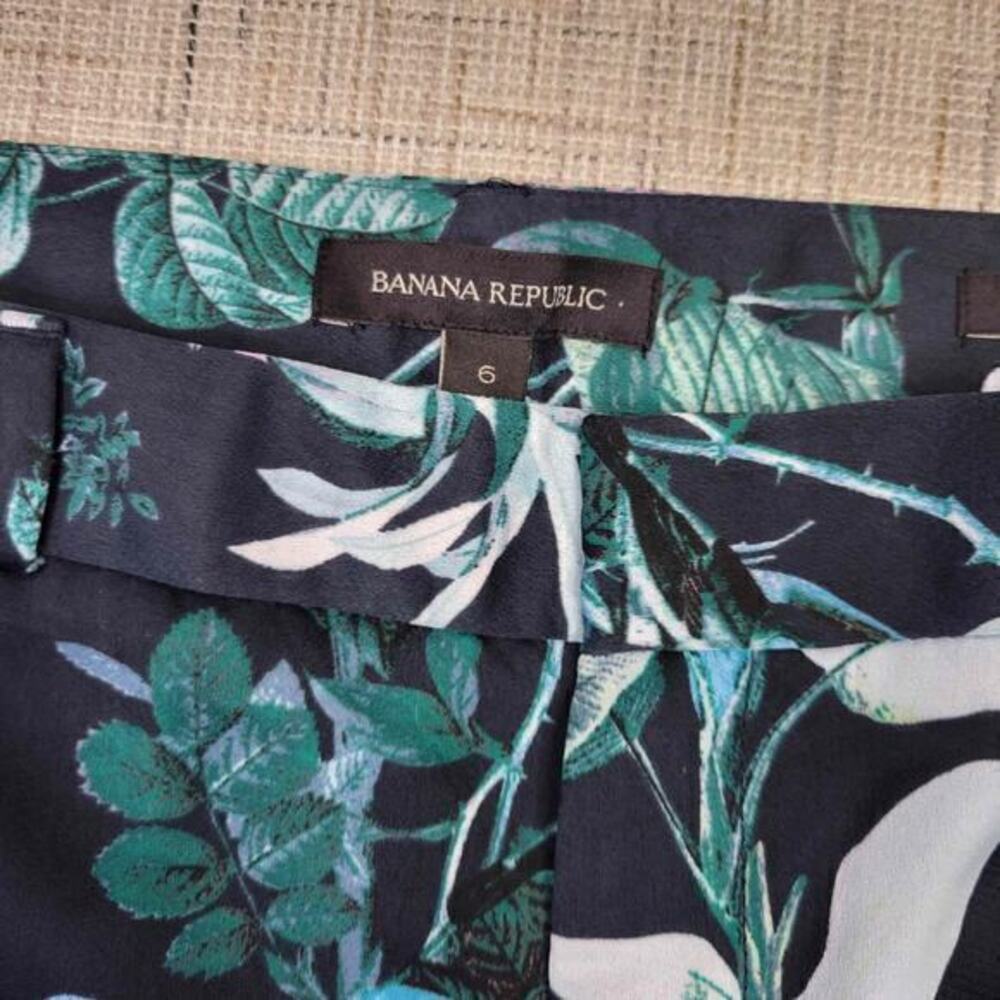 Banana Republic Women’s Avery Cropped Pants Black Floral‎ Size 6 - Picture 3 of 7